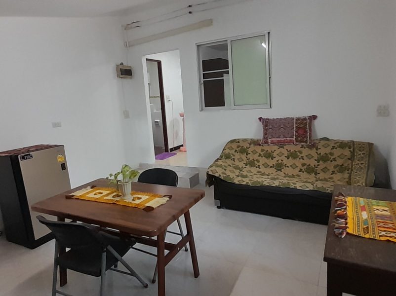 Kitchen area for Baan The Pub Guesthouse in Chiang Mai