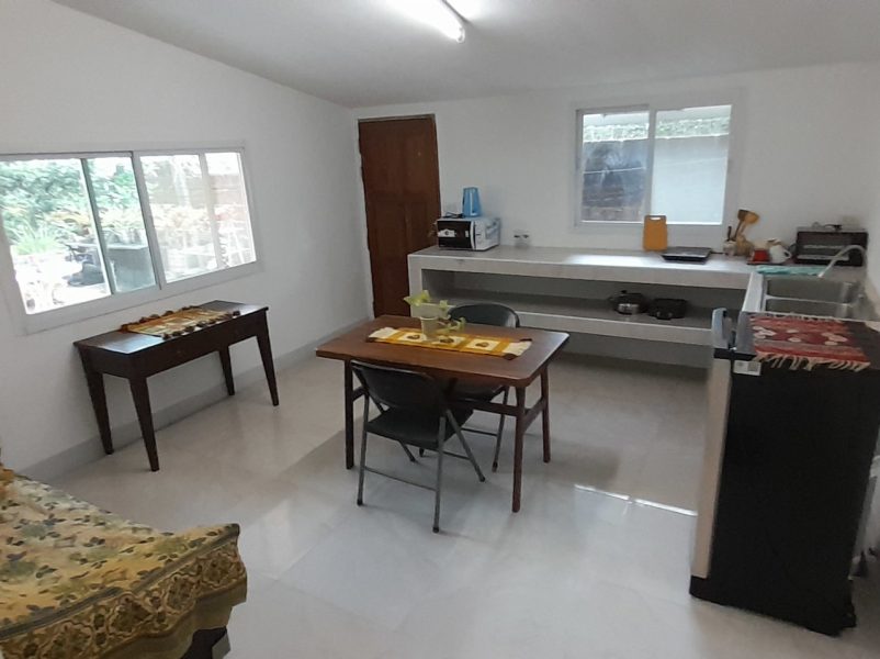 Kitchen area for Baan The Pub Guesthouse in Chiang Mai