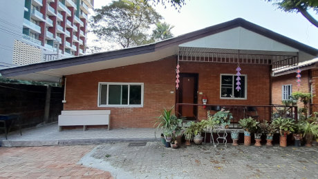 Room with Kitchen for Rent at Baan The Pub Chiang mai